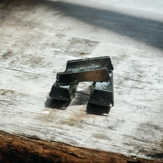 OLOVO K LITÍ ČISTOTA 99,95%-1KG